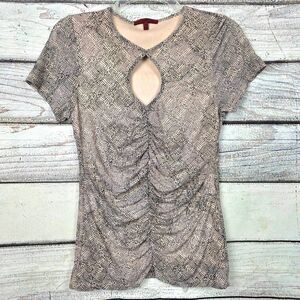 Red by BKE Snakeskin Ruched Keyhole Top Small
